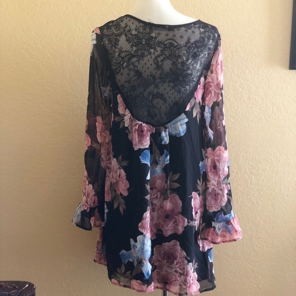 Honey Punch  Bell Sleeve Dress Floral Print Size M - Picture 5 of 8